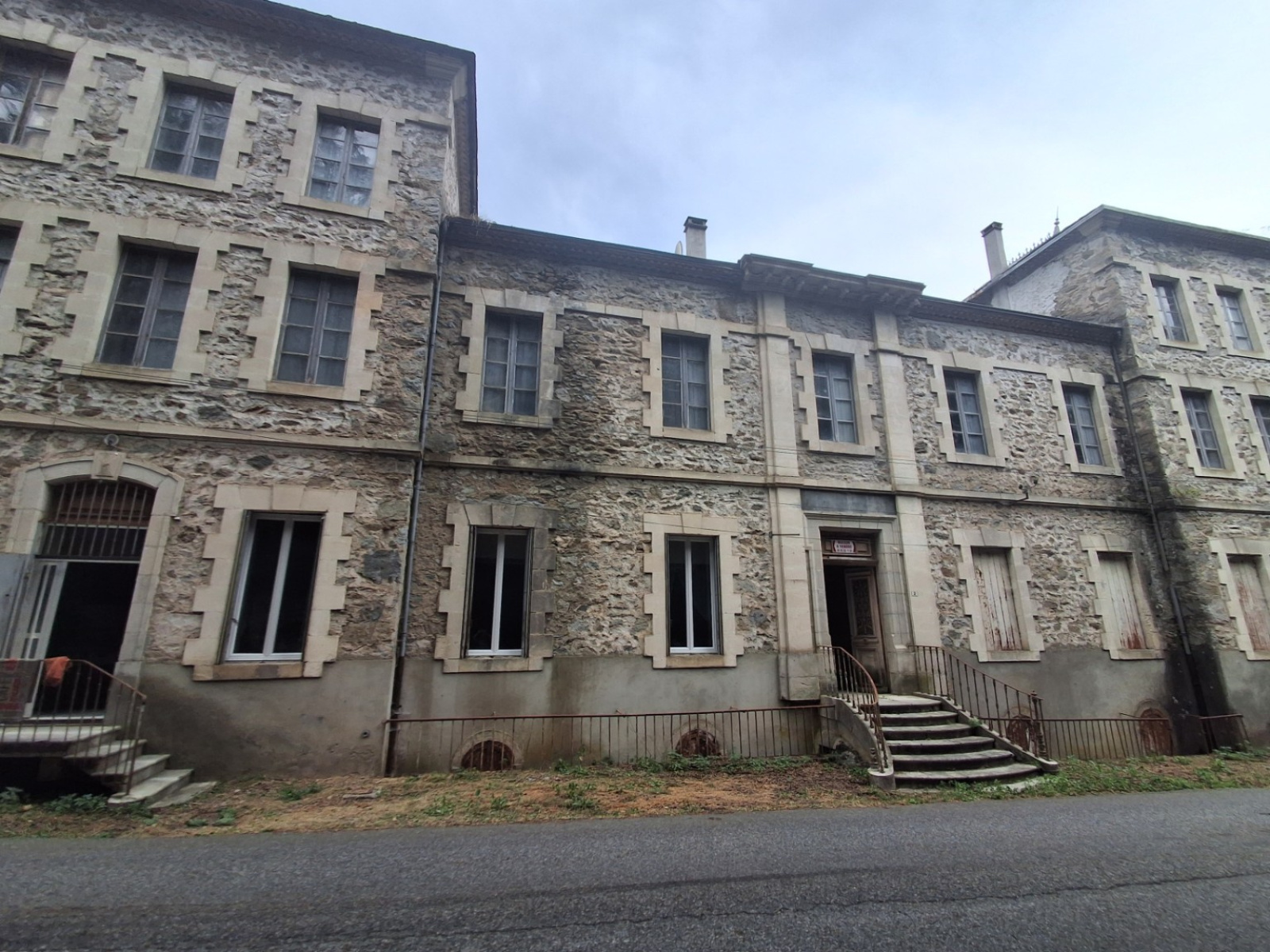 Maison 35 pièces 855 m² · à Escouloubre · 855 m² · 191 200 €